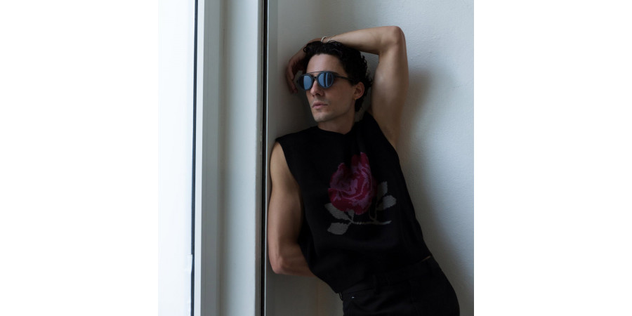 Ic! Berlin Edison Ecoblack-Rough-Black Sunglasses Lifestyle Shot 2
