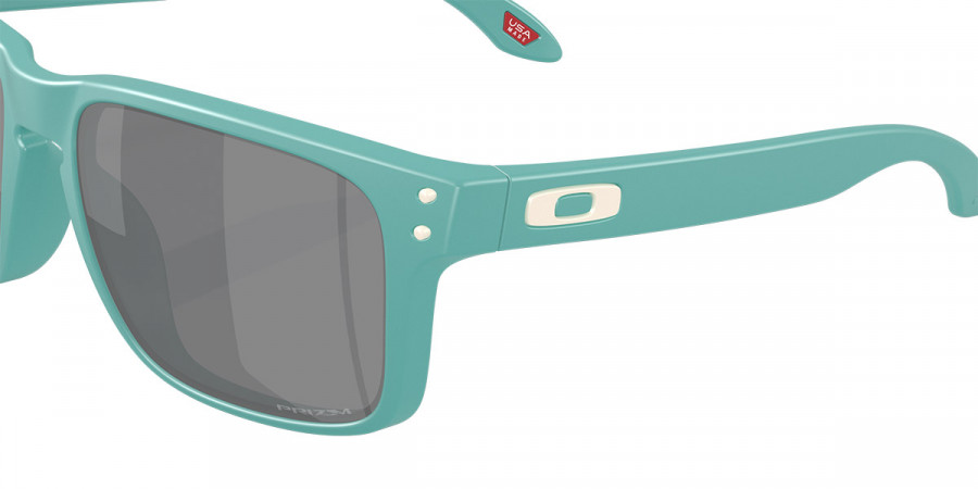 Color: Matte Pacific (9102AF) - Oakley OO91029102AF55