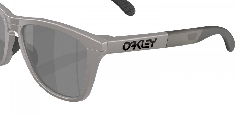 Color: Titanium (928423) - OAKLEY OO928492842355