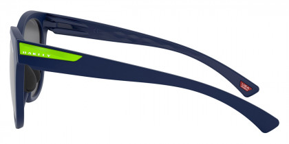 Color: Matte Navy (943323) - Oakley OO943394332354