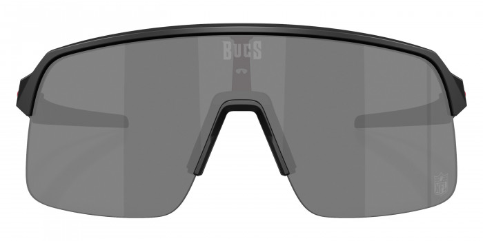 OAKLEY™ OO9463 Tampa Bay Buccaneers Sutro Lite 9463B0 139 - Matte Black