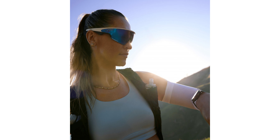 OAKLEY™ - META Vanguard OW8001