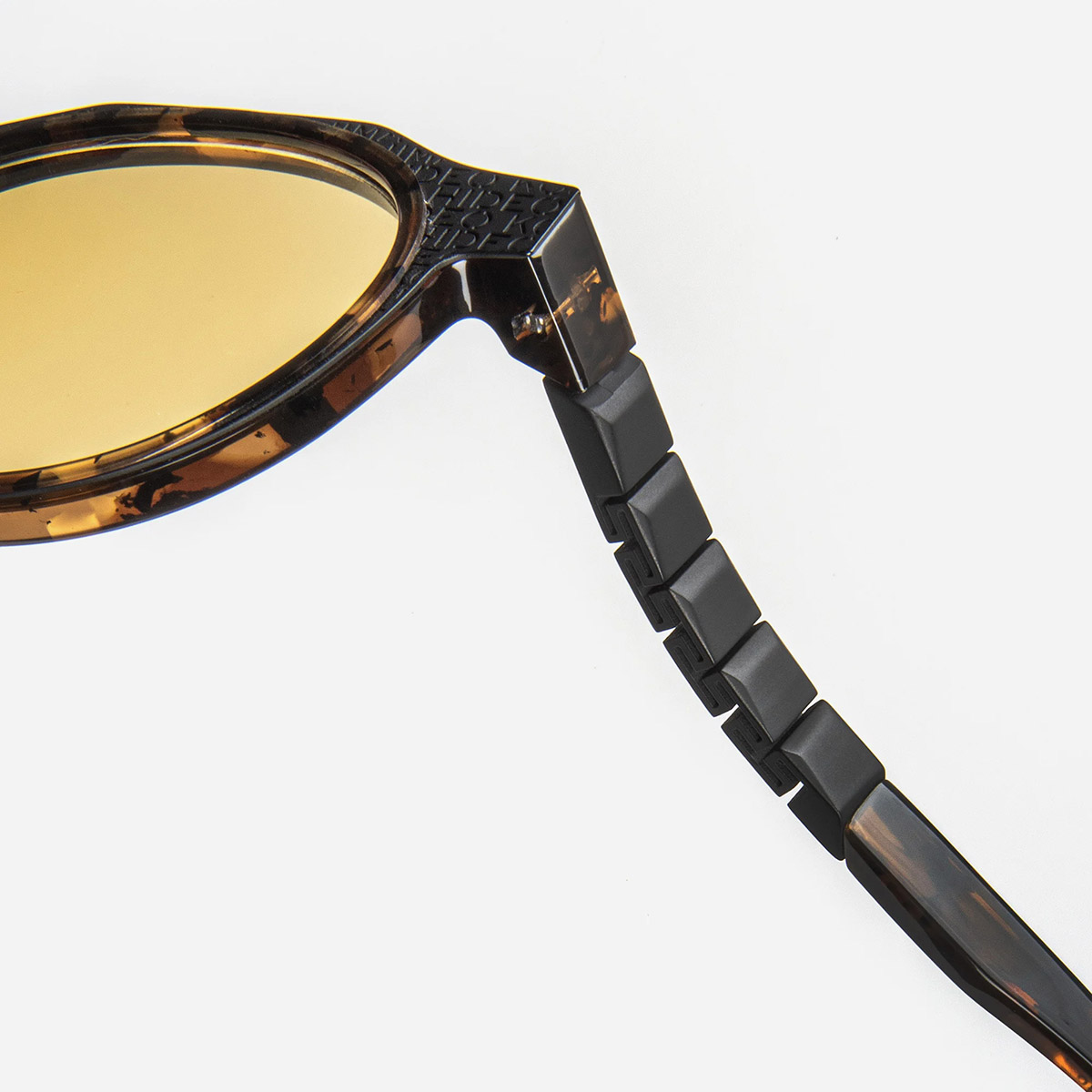 J. F. Rey™ HKXJF04 Round Sunglasses | EyeOns.com