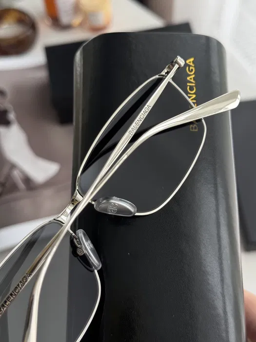 Balenciaga BB0415O frame