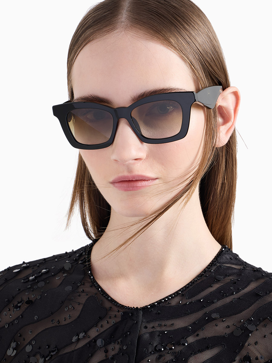 Giorgio Armani™ - AR8235U