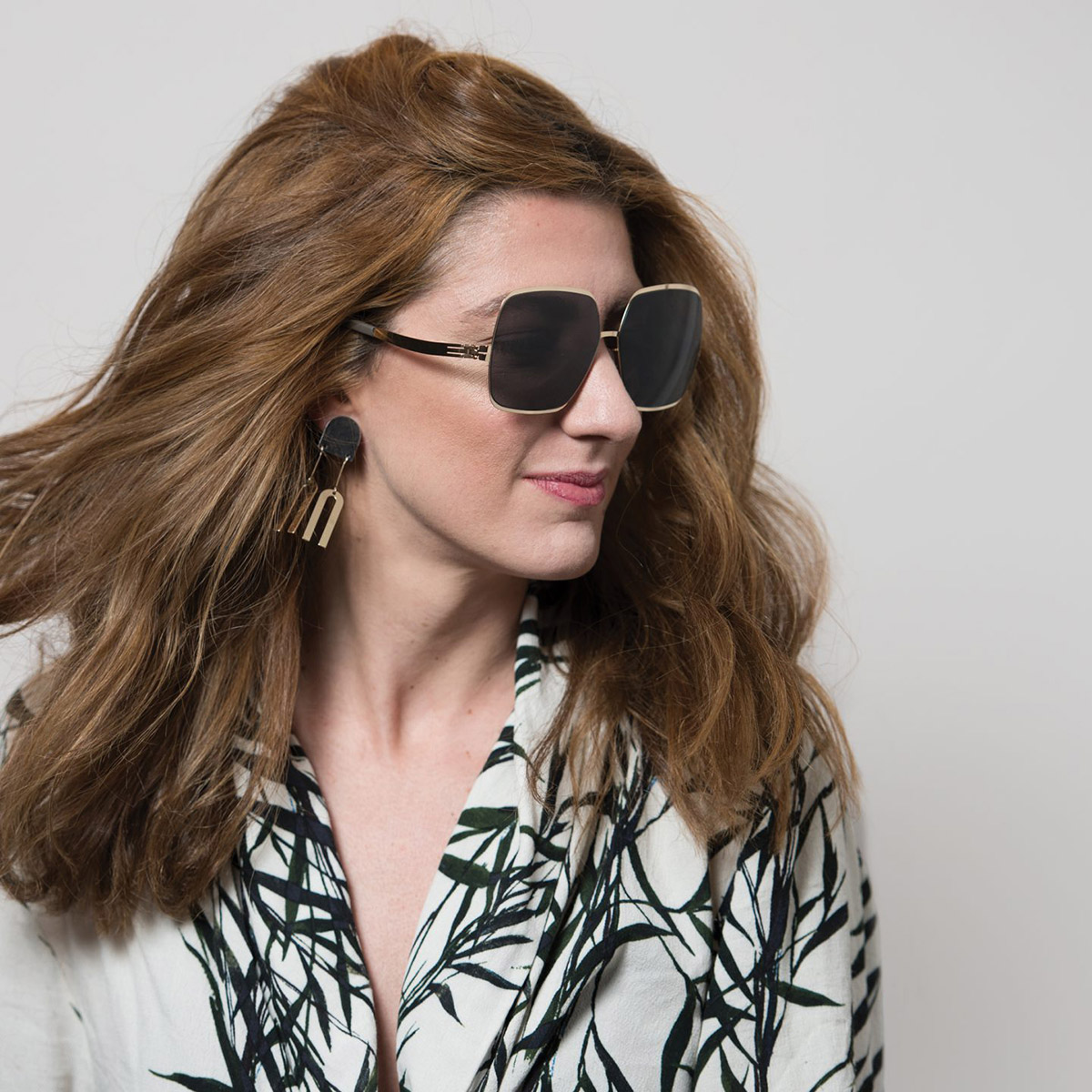 Ic! Berlin Angelina T. Rosé-Gold Sunglasses On Female Model 3