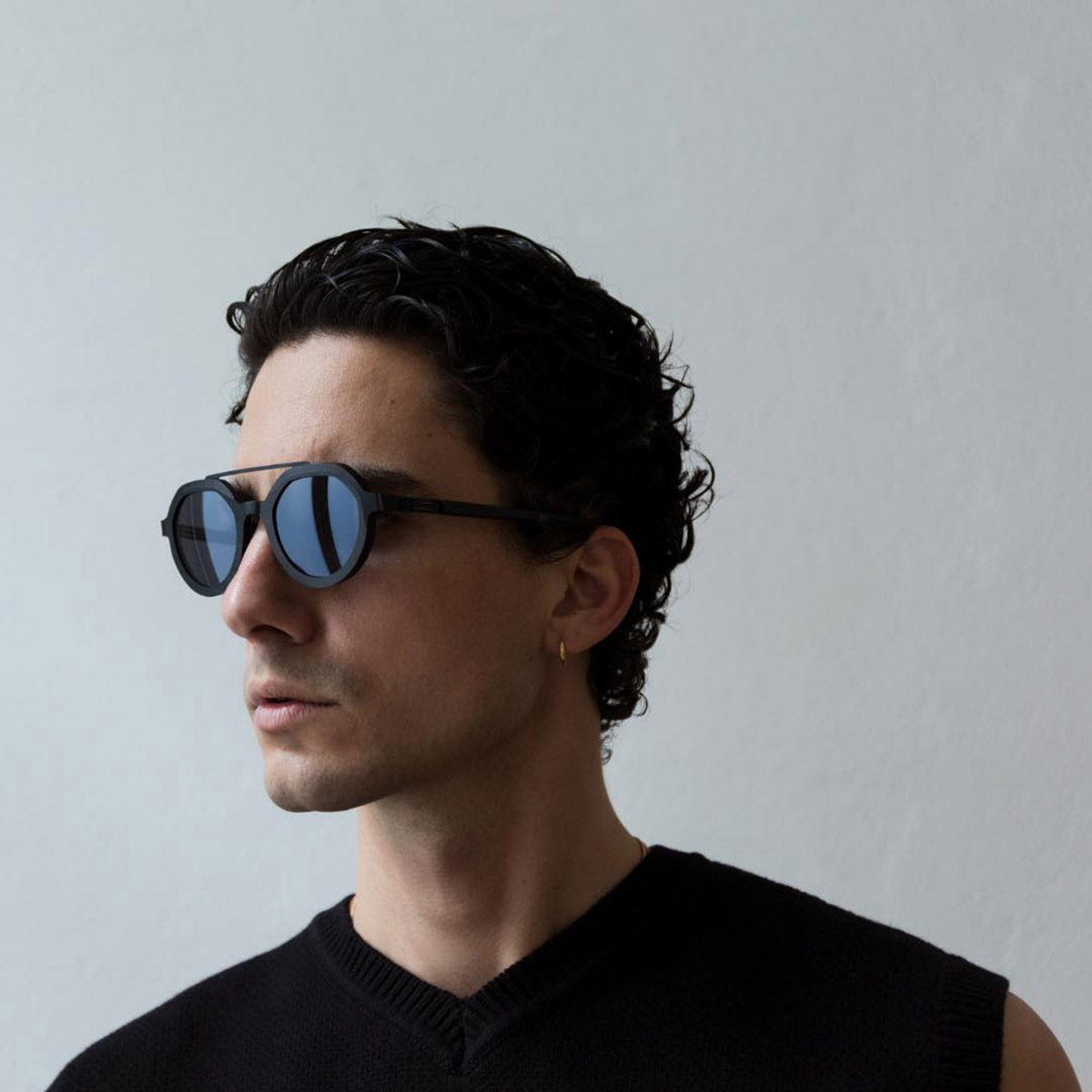 Ic! Berlin Edison Ecoblack-Rough-Black Sunglasses Lifestyle Shot