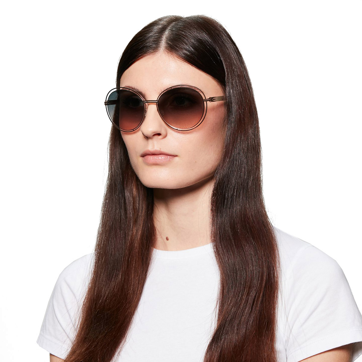 Ic! Berlin Flanieren Rosé-Gold Sunglasses On Female Model 2
