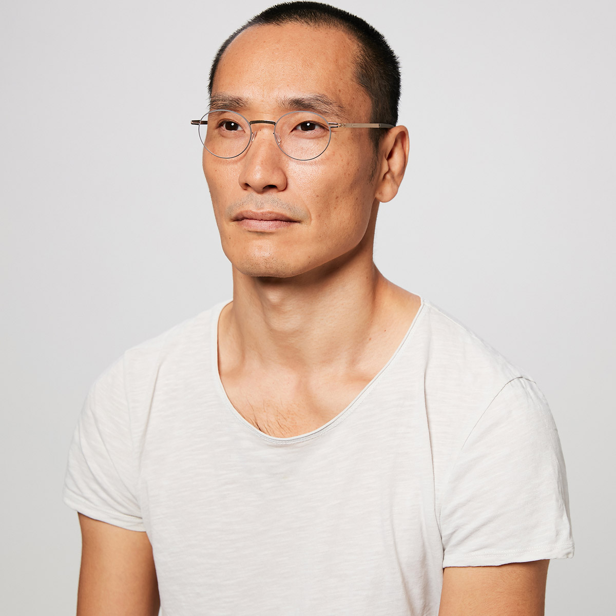 Ic! Berlin Sarma Bouldergold Circle Eyeglasses On Male Model