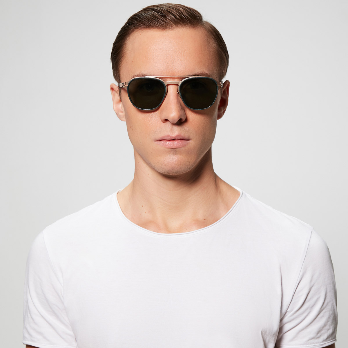 Ic! Berlin T 119 Champagne-Ivy-Green Sunglasses On Male Model