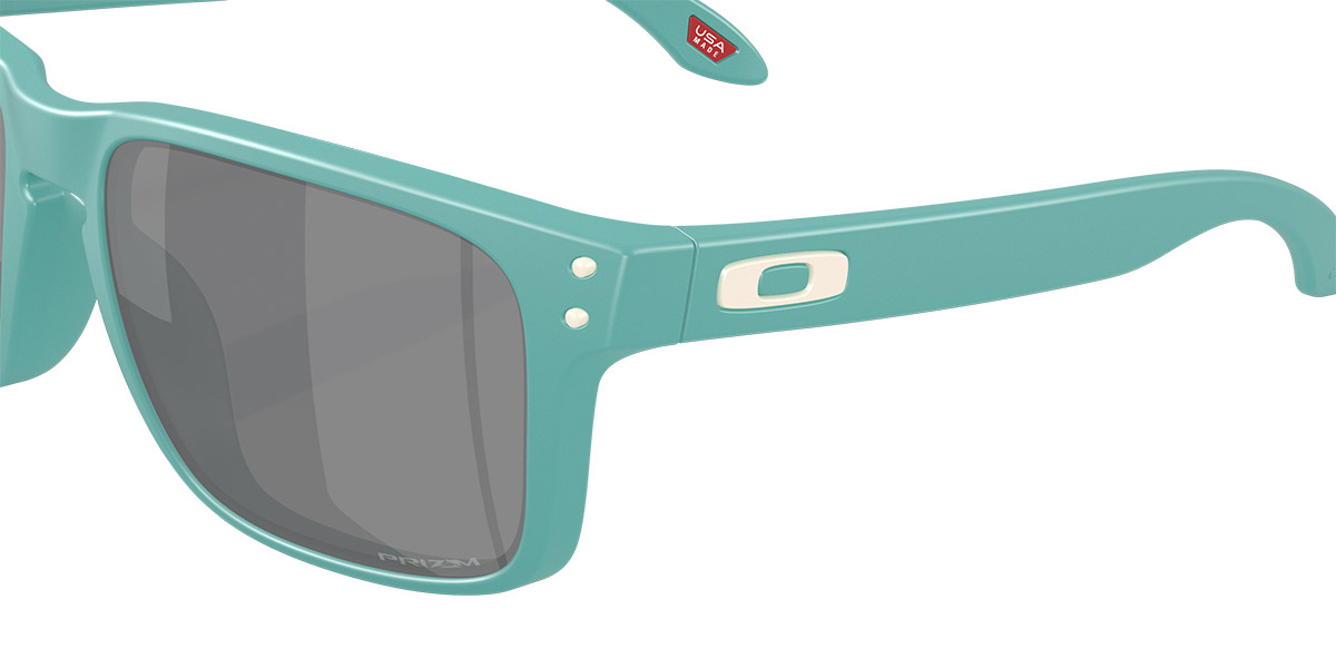 Color: Matte Pacific (9102AF) - Oakley OO91029102AF55