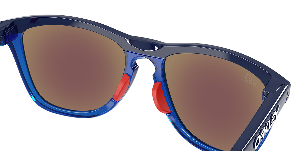 Color: Navy Usa Red Flag Print (928421) - Oakley OO928492842155