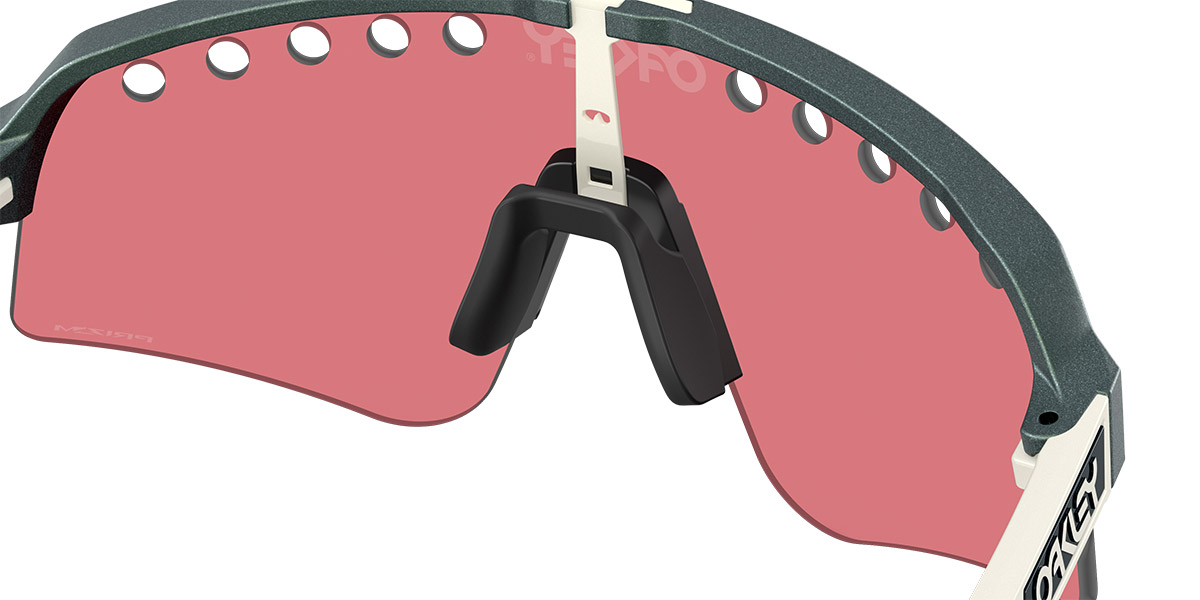 Color: Matte Silver/Blue Colorshift/Matte Mist (946531) - Oakley OO946594653139