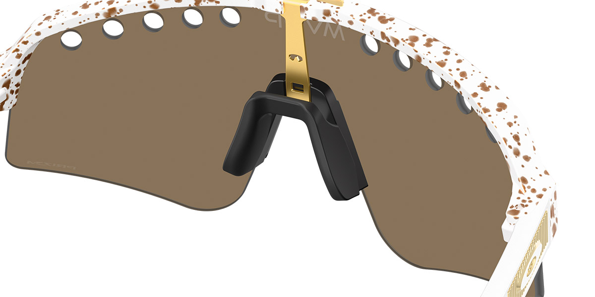 Color: White Splatter (946533) - Oakley OO946594653339