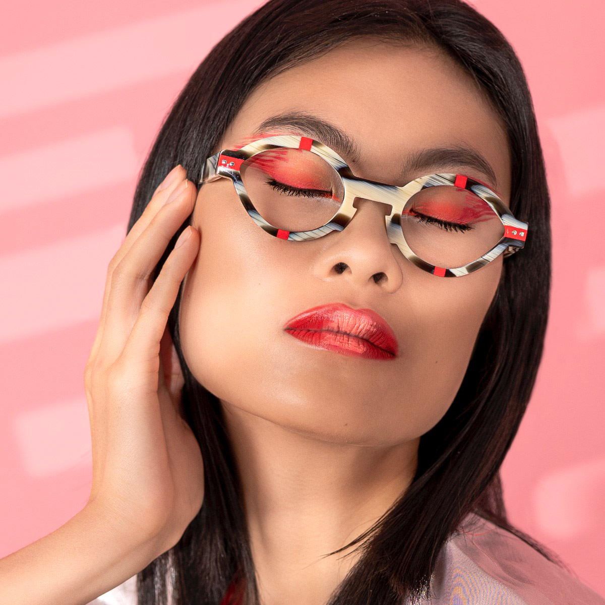 Color: Shiny Horn/Shiny Red (359) - Sabine Be SBESEX359155550