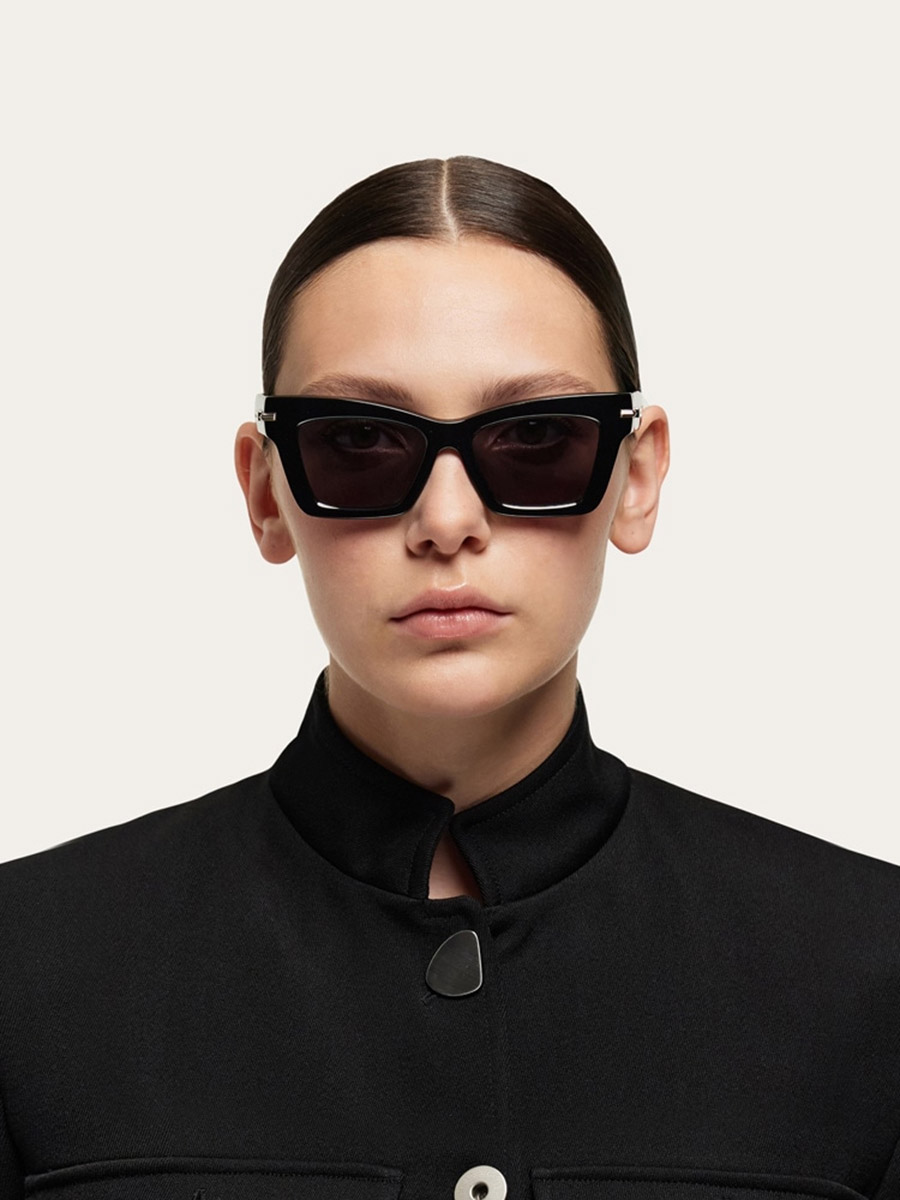 Salvatore Ferragamo™ - SF2031S
